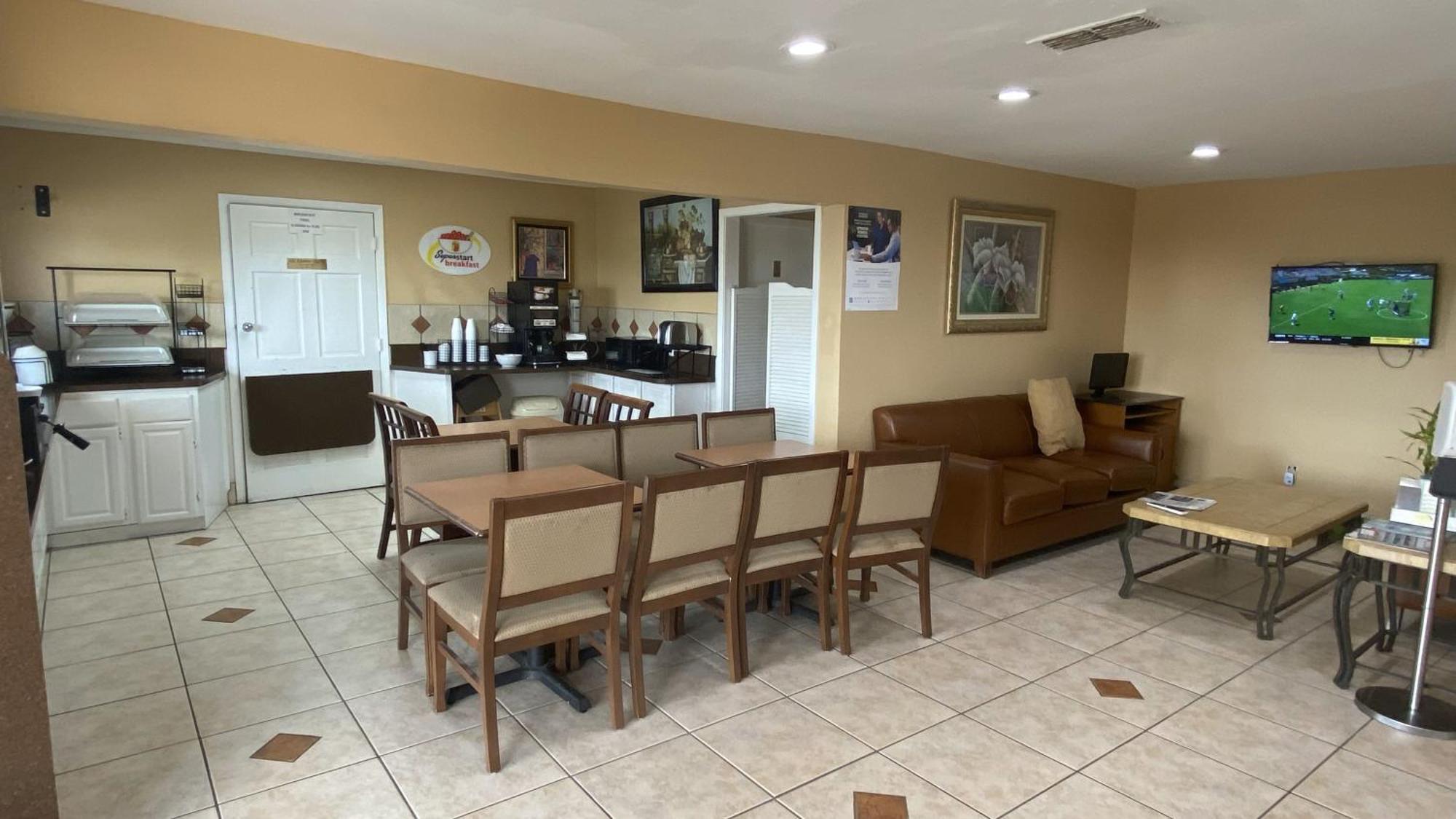 מלון Super 8 By Wyndham Decatur Texas מראה חיצוני תמונה