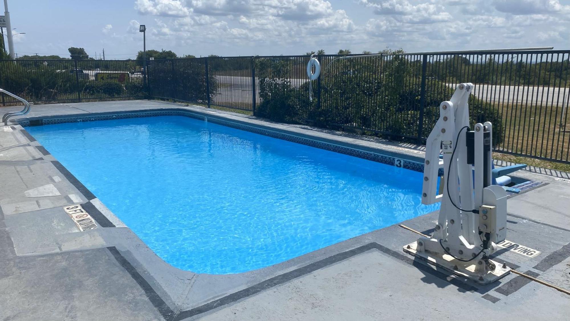 מלון Super 8 By Wyndham Decatur Texas מראה חיצוני תמונה