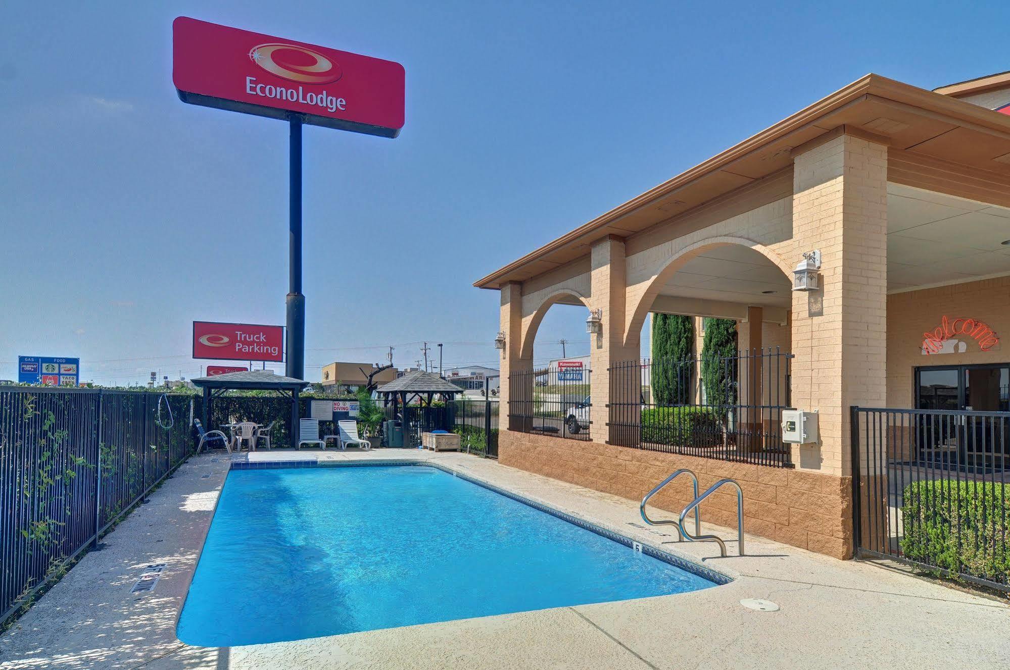מלון Super 8 By Wyndham Decatur Texas מראה חיצוני תמונה